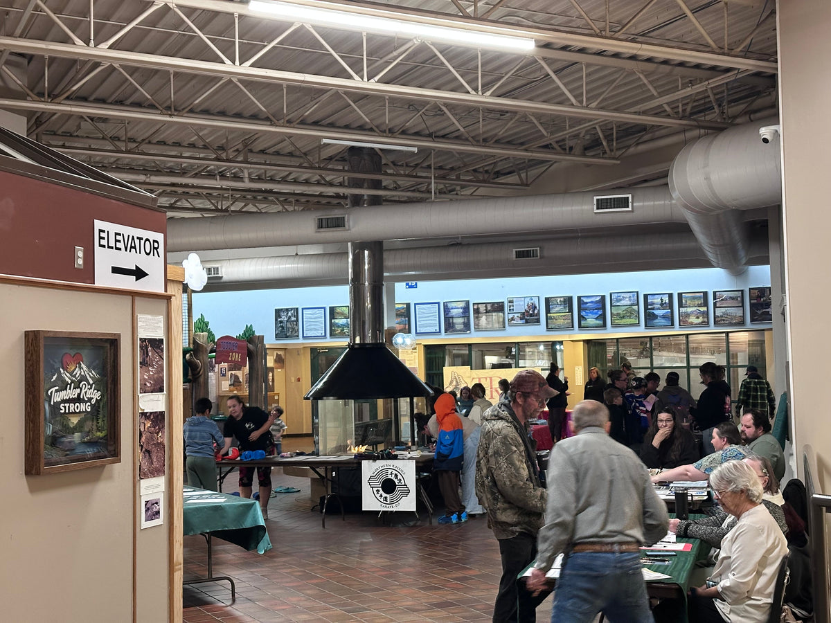 Community Registration Night – Bustling with Activity
